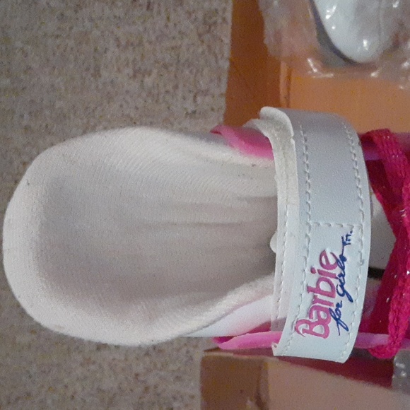 Euc! Barbie ⛸ ⛸ - Picture 6 of 8